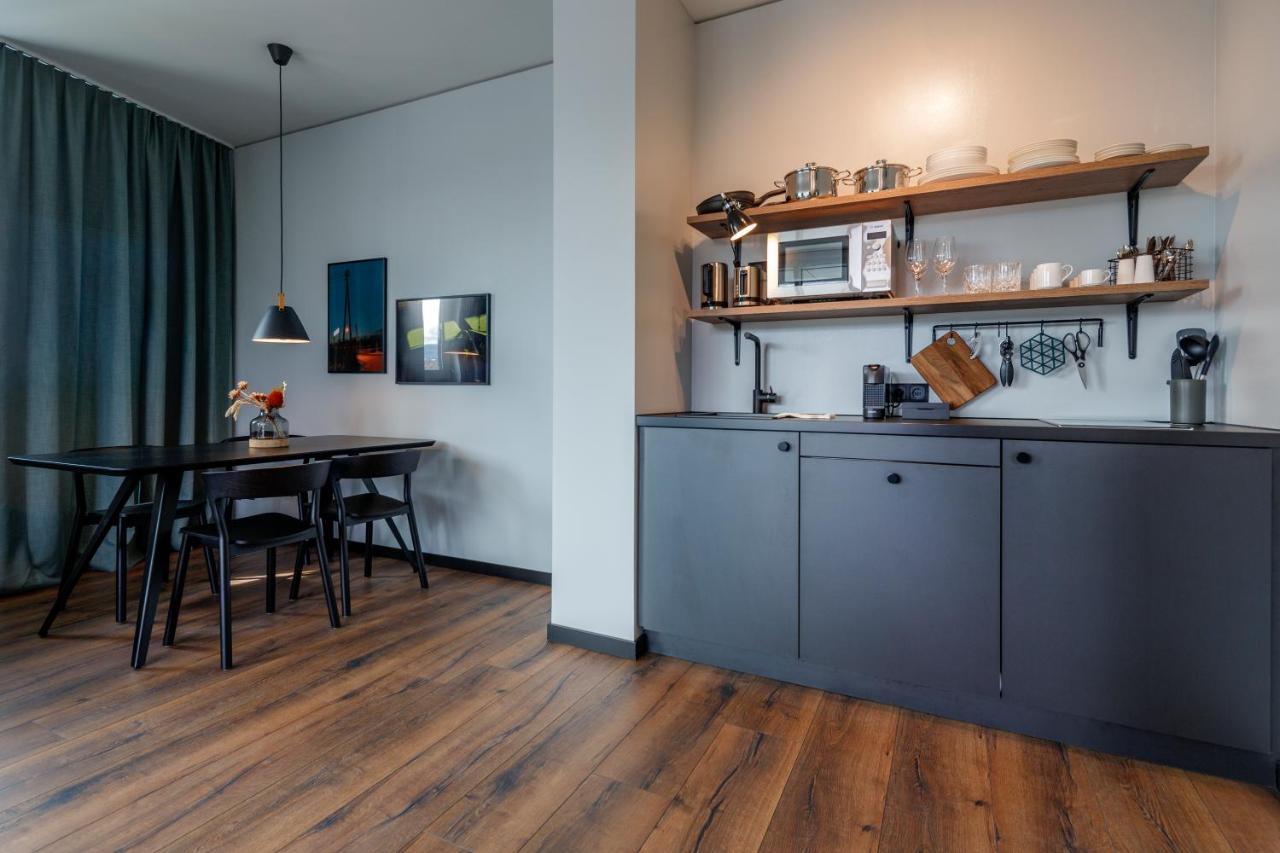 Black F House - Serviced Aparthotel