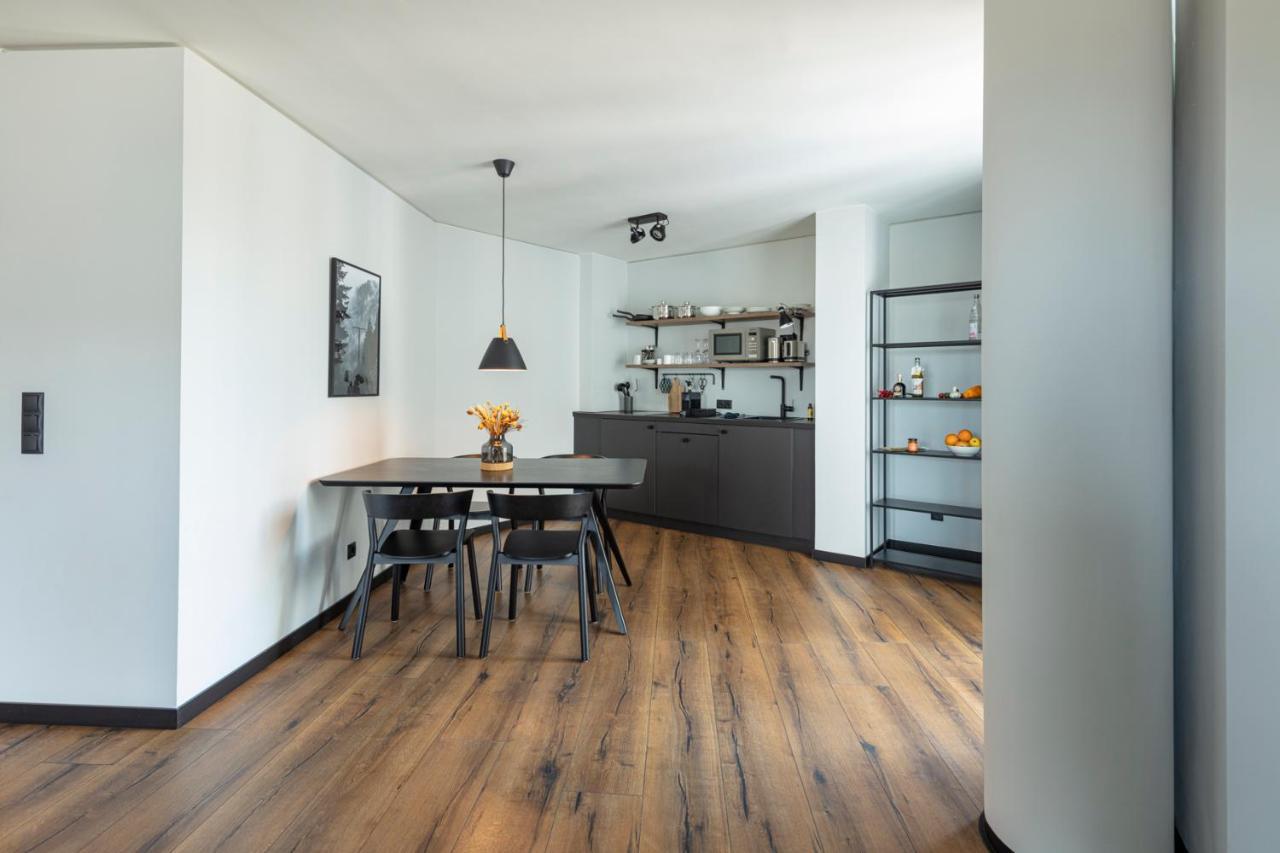Aparthotel Black F House - Serviced *